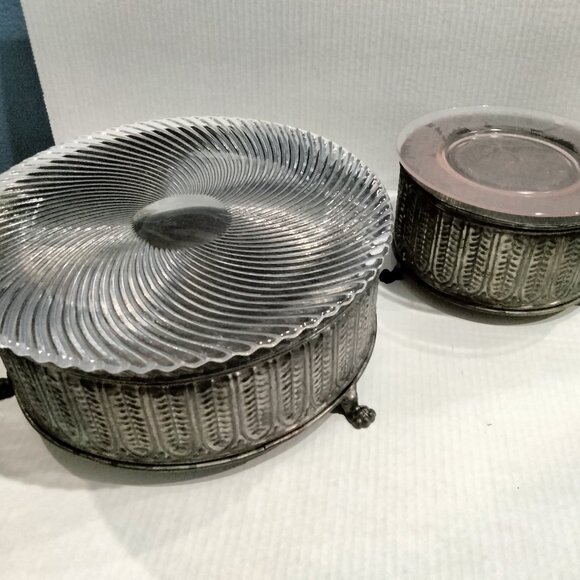Round Metal Cake/Display Risers, Set of Two, Vintage, NWT - Picture 14 of 14